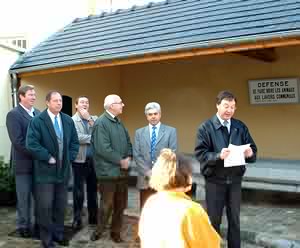 Discours devant le lavoir