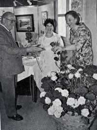 Stand roses